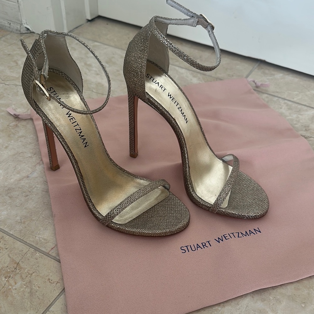 Stuart Weitzman Gold Stiletto Heels Elegant Design
